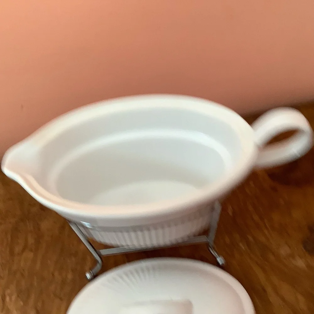 Tabletops Gallery 16oz. Gravy Boat Ceramic White, With Candle Warming Stand
